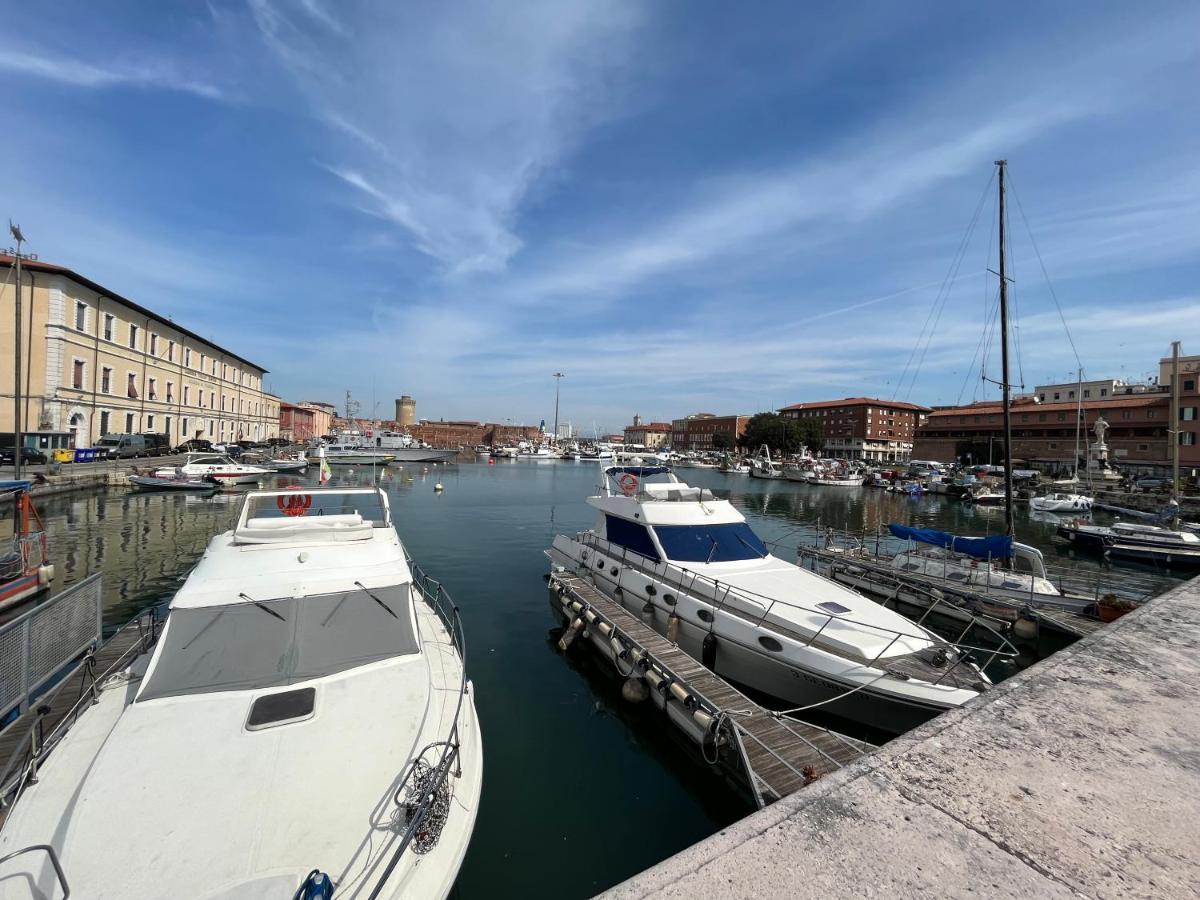 Kasia Porta Sul Mare Di Livorno Free Parking Bagian luar foto