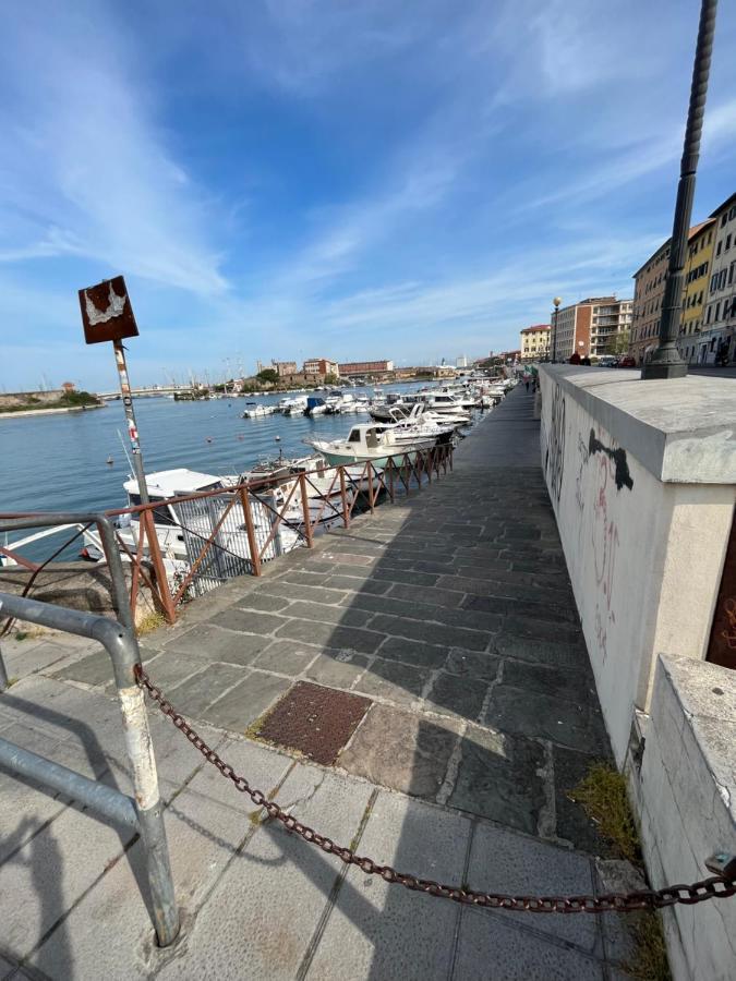 Kasia Porta Sul Mare Di Livorno Free Parking Bagian luar foto