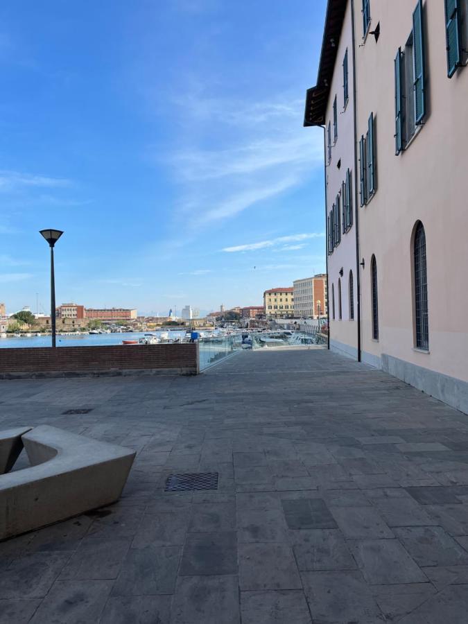 Kasia Porta Sul Mare Di Livorno Free Parking Bagian luar foto