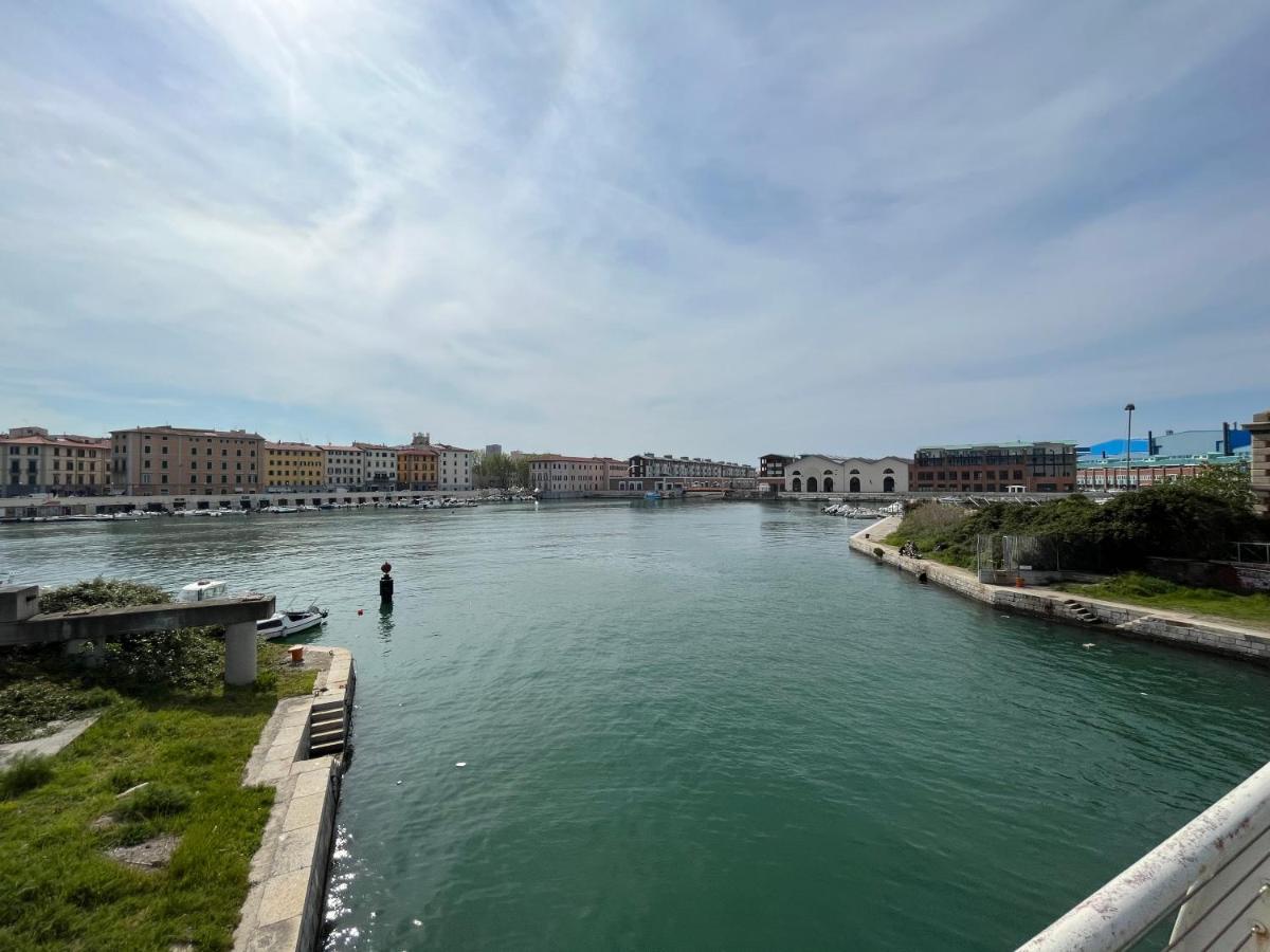 Kasia Porta Sul Mare Di Livorno Free Parking Bagian luar foto