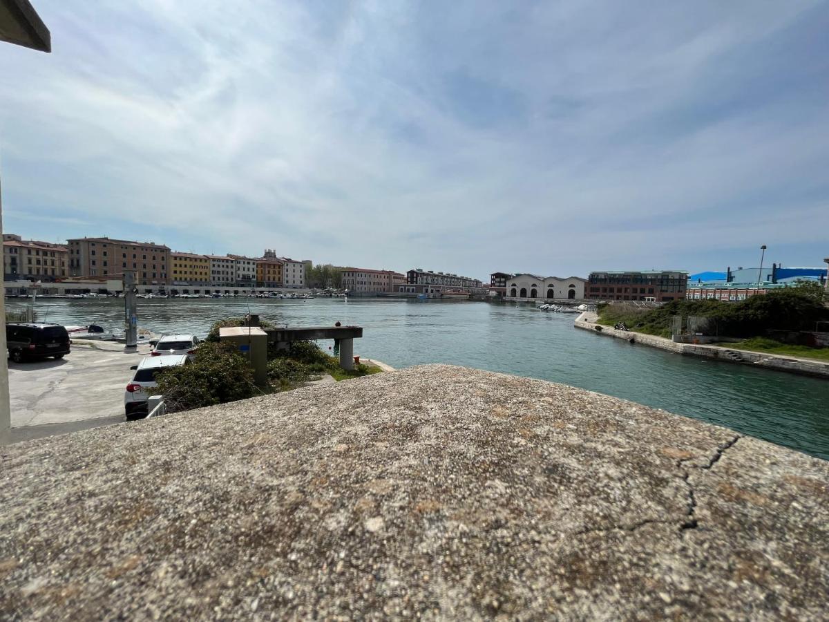 Kasia Porta Sul Mare Di Livorno Free Parking Bagian luar foto